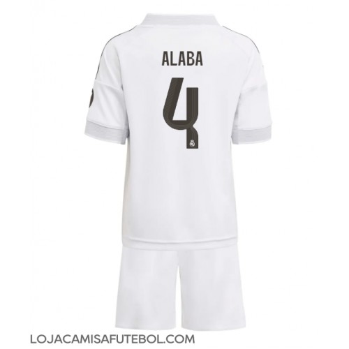 Camisa de Futebol Real Madrid David Alaba #4 Equipamento Principal Infantil 2025-26 Manga Curta (+ Calças curtas)
